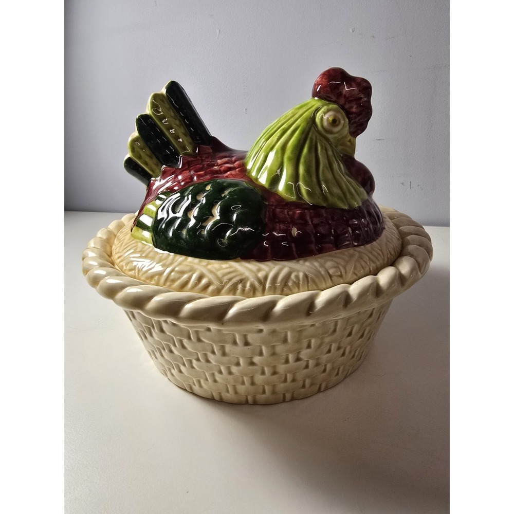 Vintage Metlox Hen on Nest Poppytrail Pottery Covered Casserole Serving Dish 8"